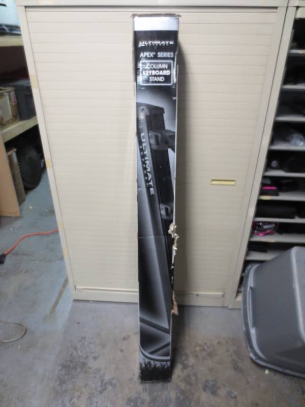 lot 1056 image: Ultimate Support apex series column keyboard stand AX-48 Pro