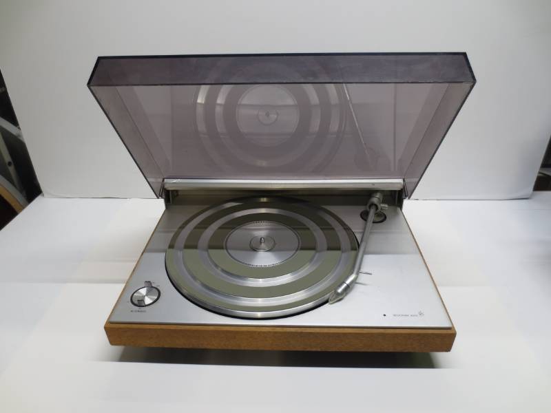 lot 1064 image: Bang&Olufsen Beogram 3000 type 5231 (no power)