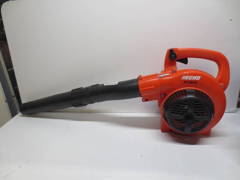 lot 1085 image: Echo PB-250LN leaf blower