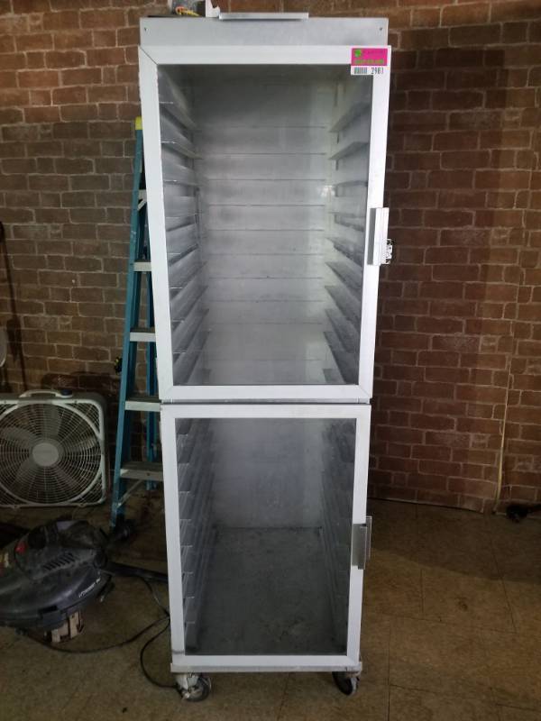 lot 2981 image: Bread Cabinet 21in x 27.5in x 70.5in