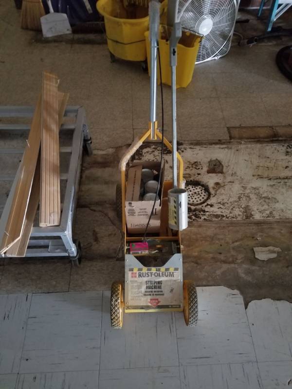 lot 2985 image: Rust-Oleum Striping Machine