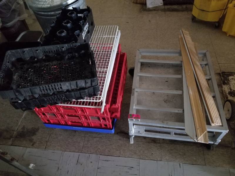 lot 2986 image: Bread Crates and Dish Crates
