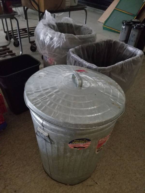 lot 2987 image: 3 Large and 3 Small Trash Cans