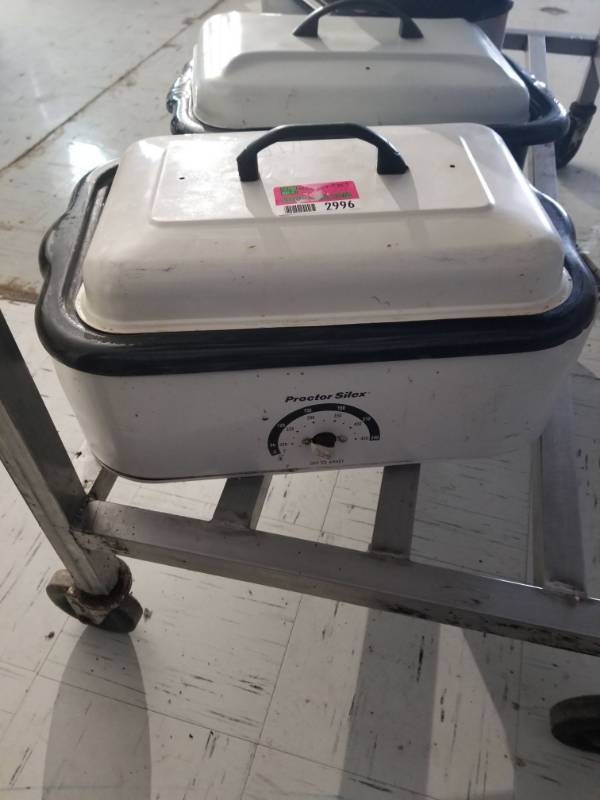 lot 2996 image: Proctors Silex Roaster Oven and Metal Pan