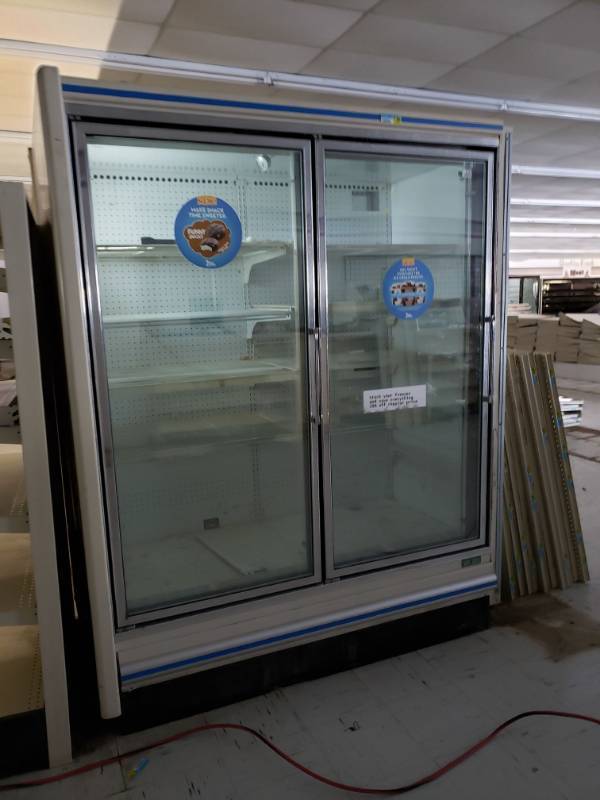 lot 5121 image: Zero Zone Commercial Refrigerator andor Freezer