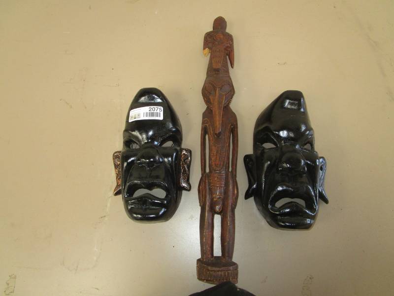 lot 2075 image: Lot of 3 Mask Wall Dcor Pieces
