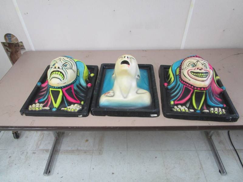 lot 2080 image: Lot of 3 Black Light Illusions - 3 dimensional wall dcor