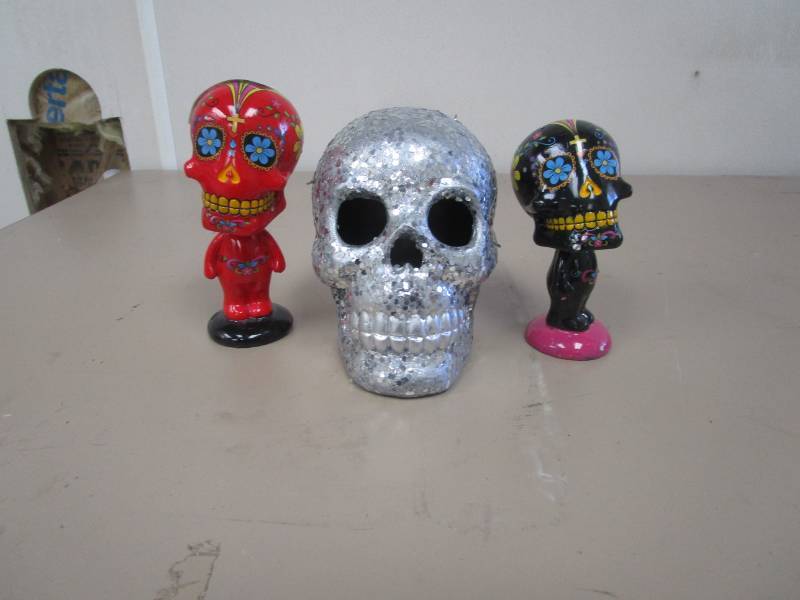 lot 2087 image: Skulls Collection