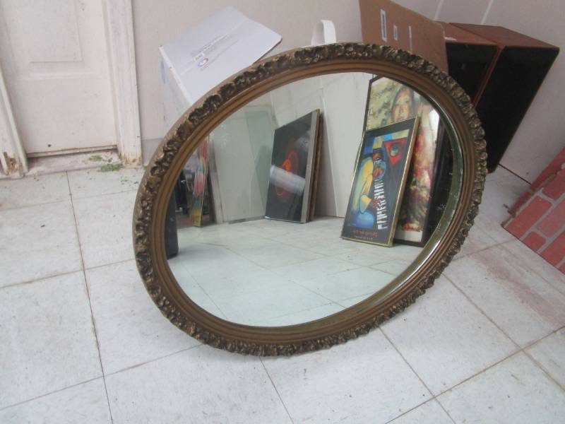 lot 2170 image: Round Ornate Framed Mirror