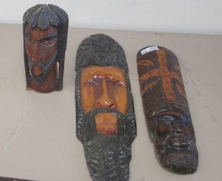lot 2192 image: Lot of 3 Mask Faces made of Wood
