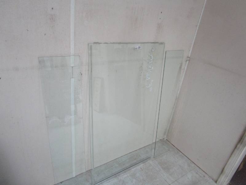 lot 2217 image: Pieces of Glass
