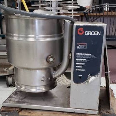lot 2023 image: Groen TDB-20 - 20 Quart Electric Countertop Steam Jacketed Kettle #1