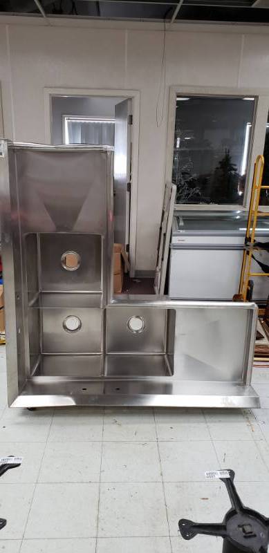 lot 2025 image: 3 Compartment SS Corner Commercial Sink with Legs