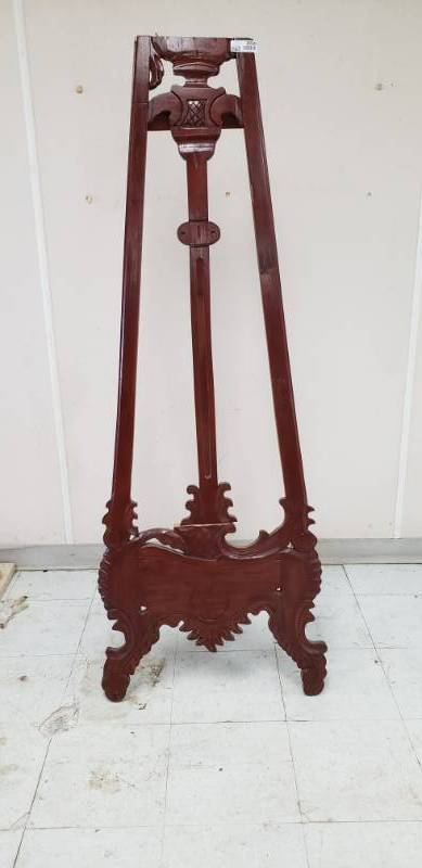 lot 2030 image: Wood Easel. Floor Stand Sized