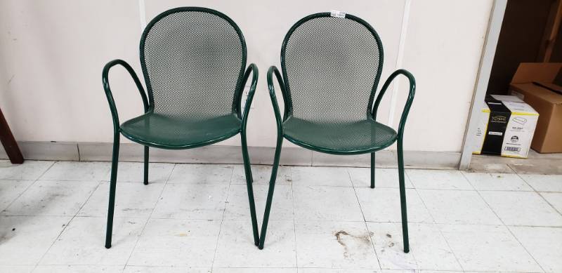 lot 2100 image: Lot 2 Green Metal Patio  Outdoor Chairs