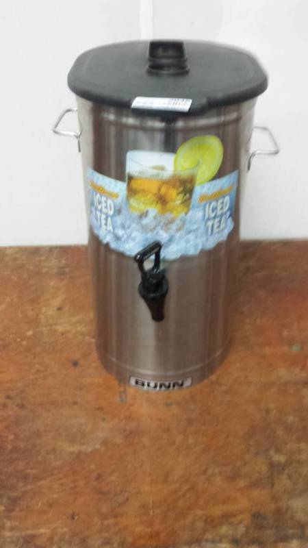 lot 2046 image: Bunn SS Iced Tea Maker  Server