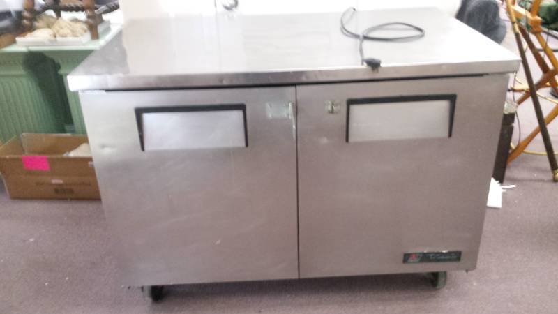 lot 2026 image: True TUC-48-HC 12 cu ft Undercounter Refrigerator w (2) Sections & (2) Doors, 115v