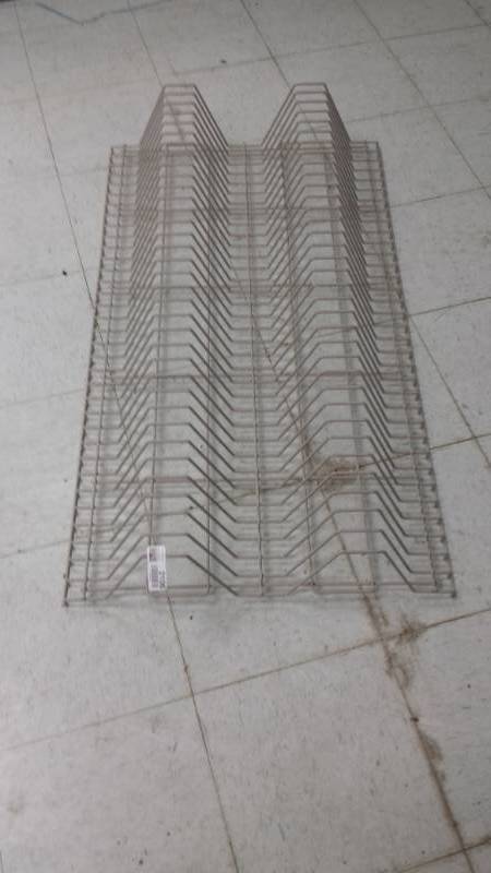 lot 2106 image: Metal Organizer Rack