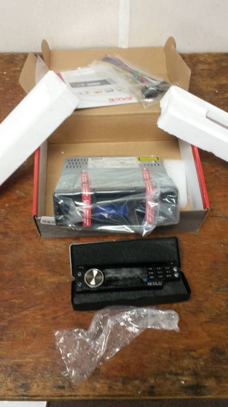 lot 2116 image: BOSS 637UA 340 W MP3-Compatible CD AmFm Receiver