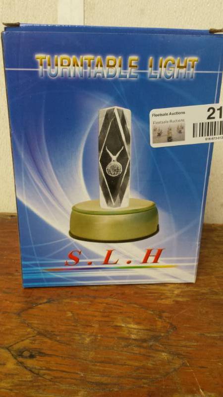 lot 2120 image: Turntable Light