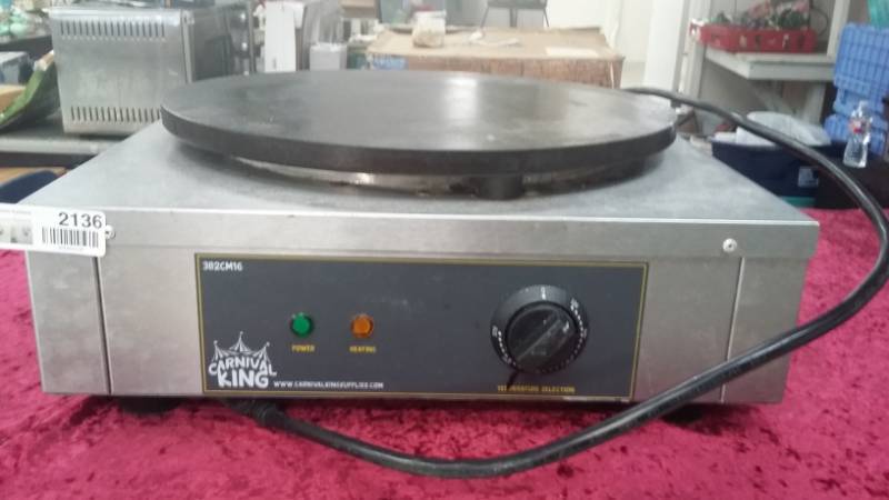 lot 2136 image: Carnival King CM16 16 Crepe Maker - 120V