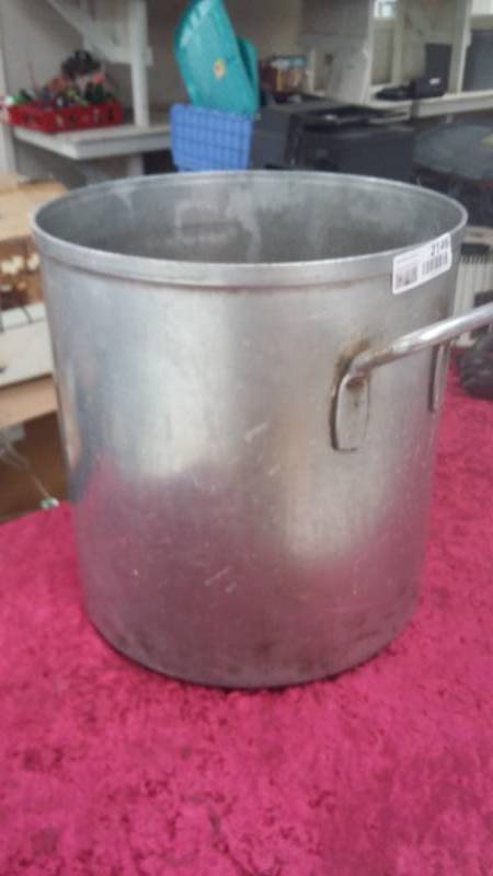 lot 2146 image: Vollrath 32qt Stock Pot #56932