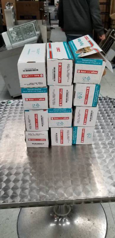 lot 4232 image: 12 Boxes of Piping Bags