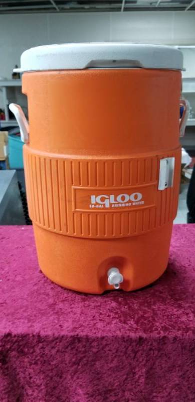 lot 4239 image: Large Igloo Dispensing Drink Cooler