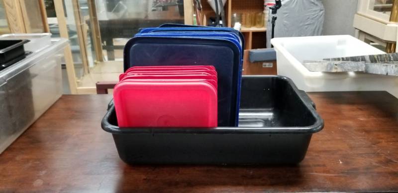 lot 4265 image: Bus Tub and Plastic Lids