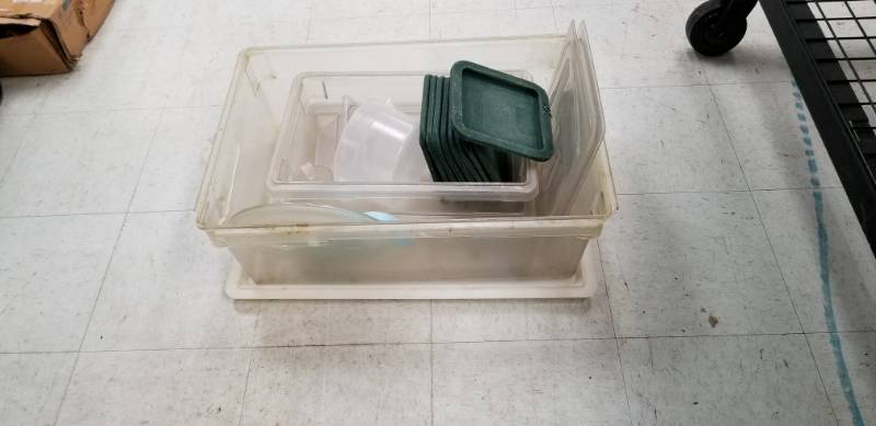 lot 4266 image: Plastic Refrigerator  Prep Totes w Lids