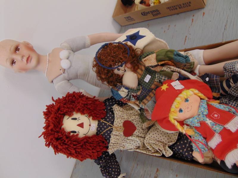 lot 1459 image: Several Dolls - Raggedy Ann 