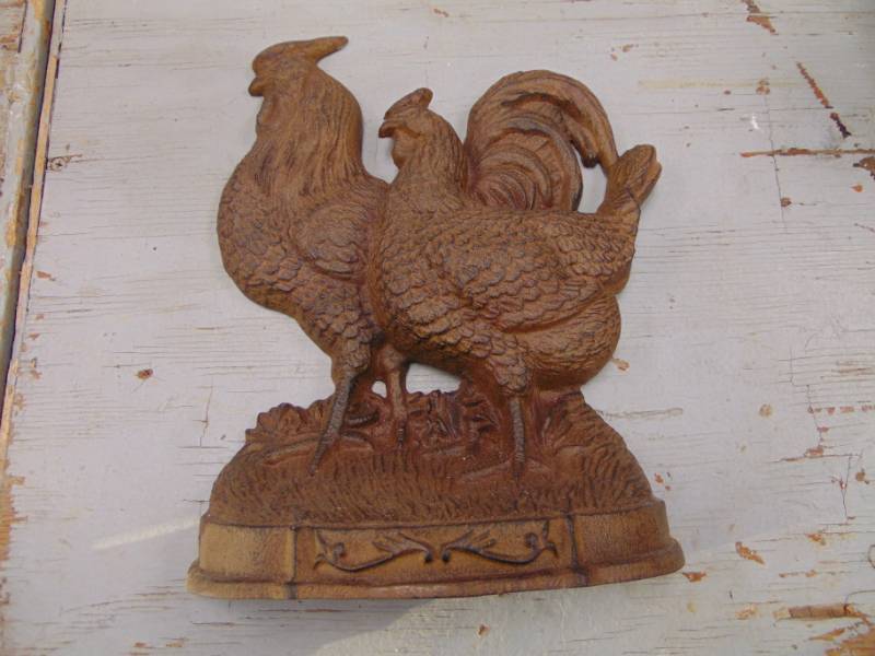 lot 1513 image: Cast Rooster Door stop or book end 