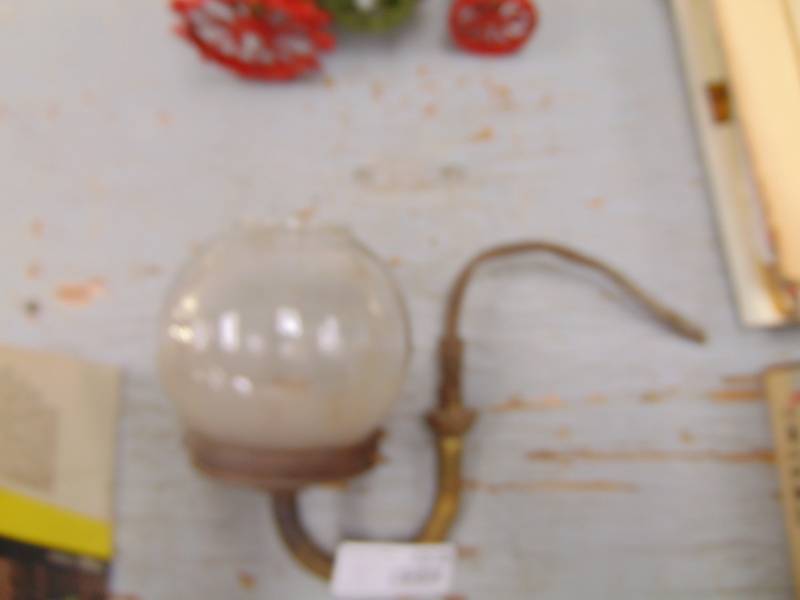 lot 1518 image: Vintage Hollow Wire Gas Lantern - Light 4