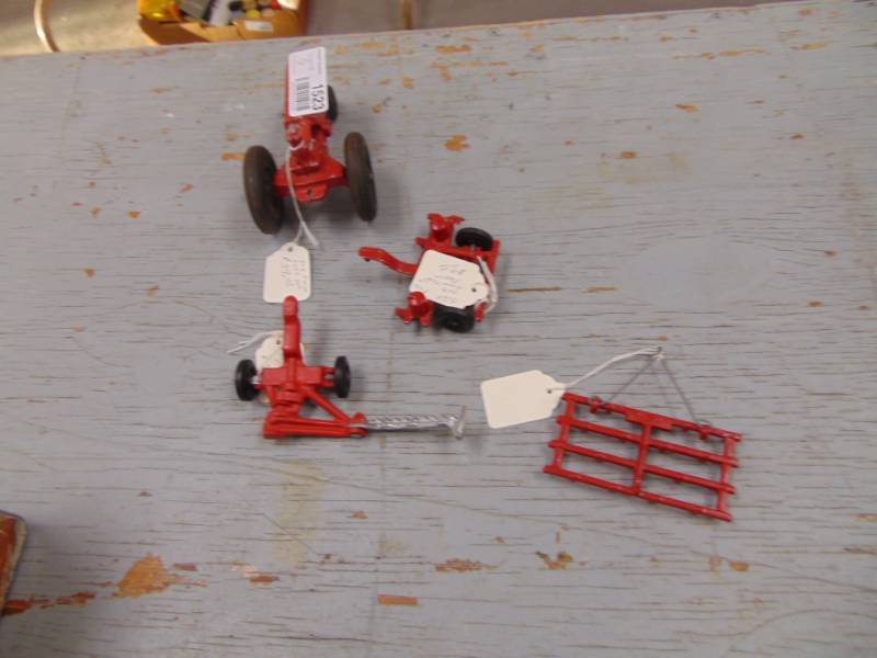lot 1523 image: Die Cast - with 3 implements