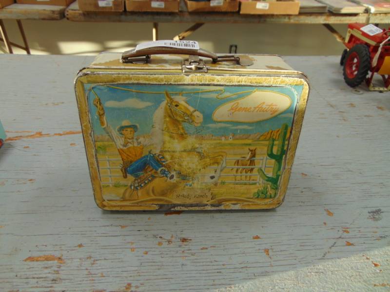 lot 1524 image: Gene Autry Lunchbox - No Thermos