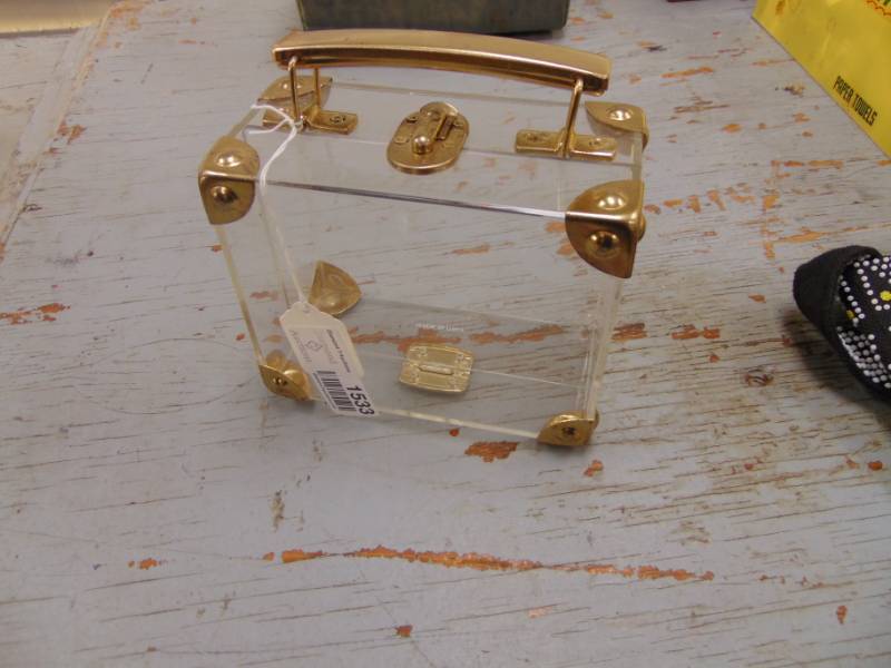 lot 1533 image: Lucite Purse