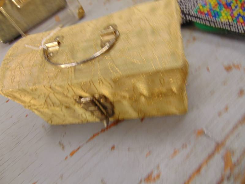 lot 1534 image: Gold Lace Purse
