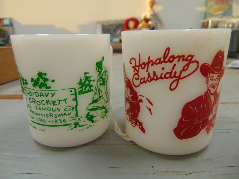 lot 1539 image: Davy Crockett and Hopalong Cassidy Mugs