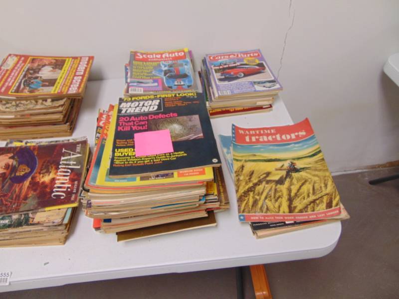 lot 1555 image: Contents of Table - All Magazines