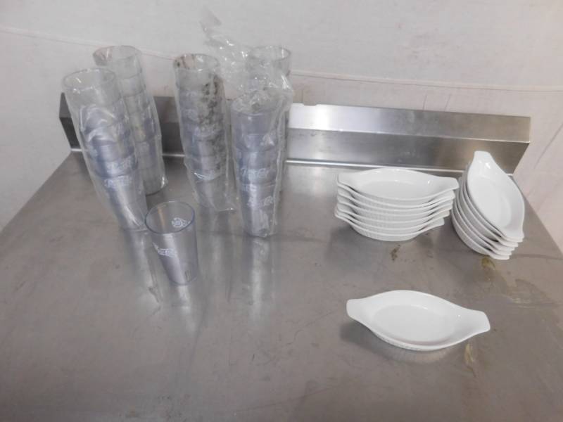 lot 1557 image: 30 Pepsi-Cola Plastic Cups and 14 Ornate Oval Serving Bowls