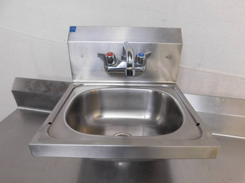 lot 41 image: Wall Mountable Handwashing Sink