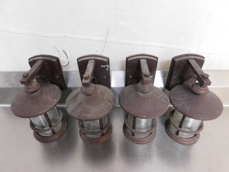 lot 49 image: 4 Menards Wall Mountable Exterior Lights