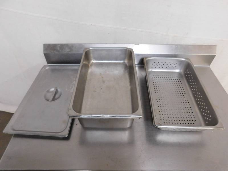 lot 1762 image: Chafer with Lid and Fullsize x 4 Inch Perferated Pan