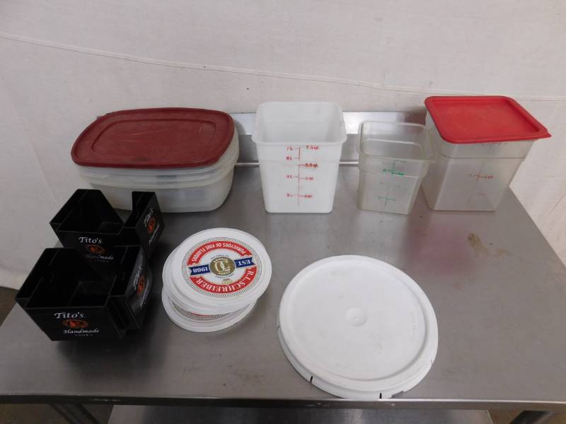 lot 1780 image: 7.5 Quart, 4 Quart and 8 Quart Containers