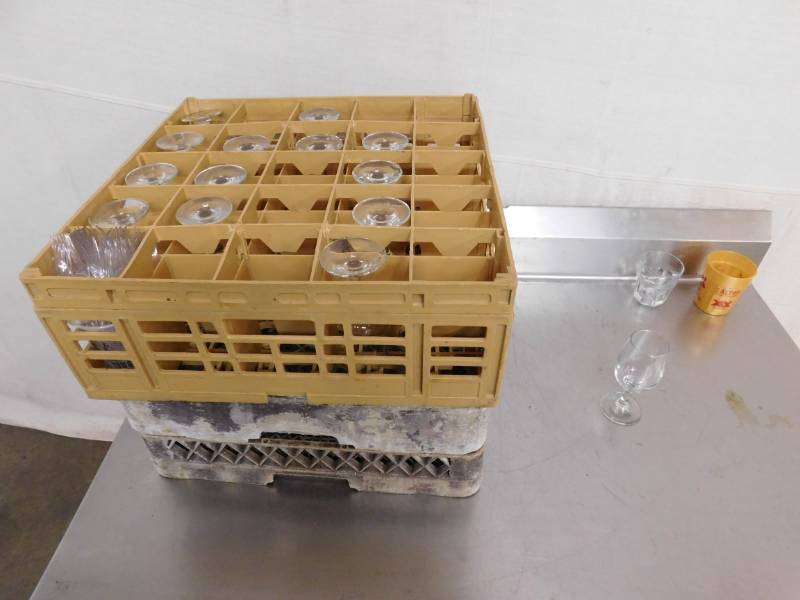 lot 1781 image: 14 Wine Glasses and 3 Dishwasher Racks