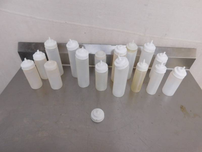 lot 1783 image: 16 Plastic Condiment Dispensing Containers