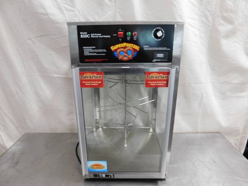lot 25 image: Soft Pretzel WarmerGlass Display