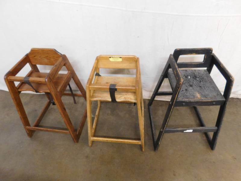 lot 1563 image: 3 Wood Child Chairs