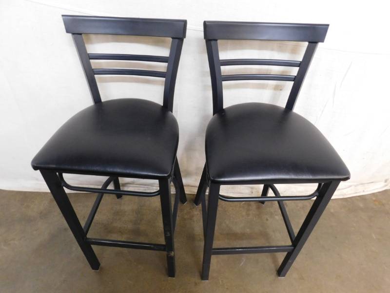 lot 1560B image: 2 Metal Bar Chairs with Vinyl Cushions