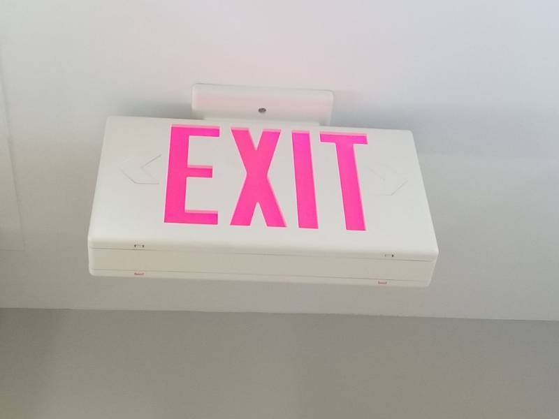 lot 2004 image: Exit Sign
